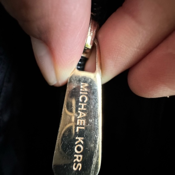 Cute Michael Kors leather tote - Picture 6 of 11